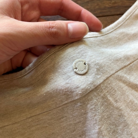 y2k Olsen Europe Beaded Sequinned Graphic Cap-Sleeve V-Neck Blouse - Picture 5 of 6